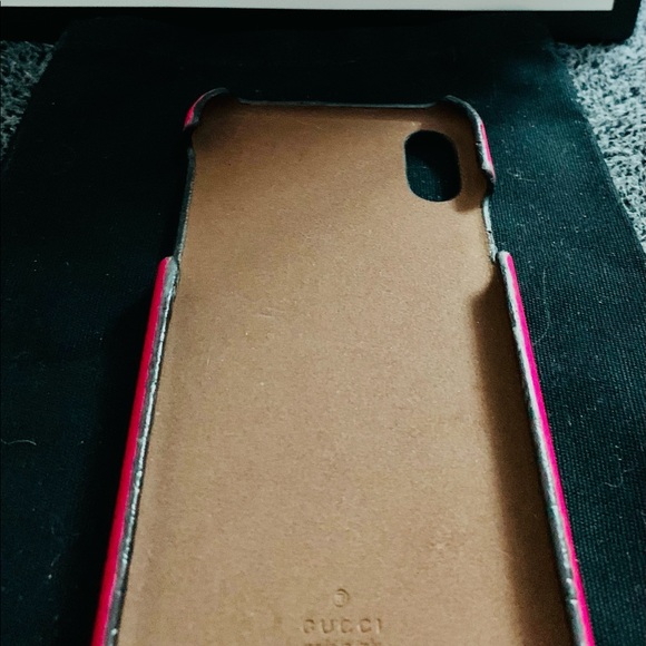 Authentic Pink Gucci Moon & Stars Leather iPhone X Case - Picture 2 of 9